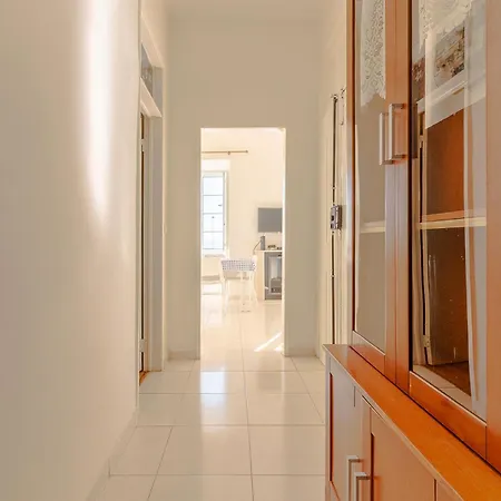 Alfama Santa Apolonia Daire
