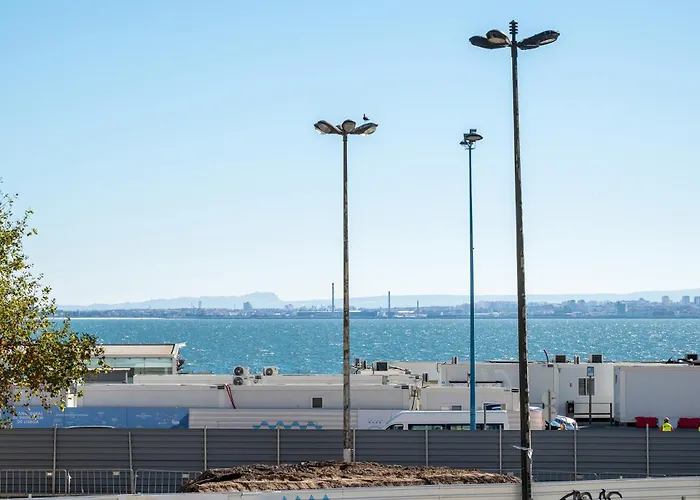 Alfama Santa Apolonia Lisboa