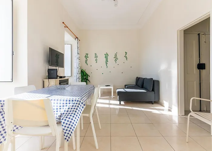 Alfama Santa Apolonia * Lisbon