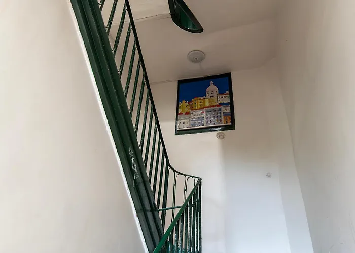 Alfama Santa Apolonia Apartment *