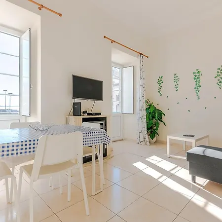 شقة Alfama Santa Apolonia *